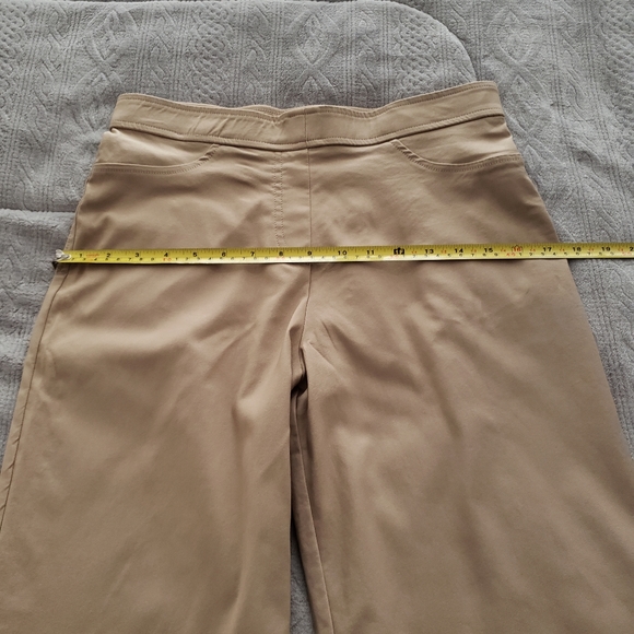❤Laura Scott Khaki Shorts - Picture 5 of 7